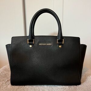 MICHAEL Michael Kors Selma Saffiano Leather Medium Satchel - Black